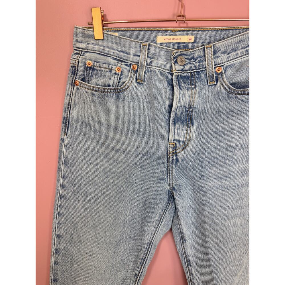 NEW Levi's Wedgie Straight Jeans Light Wash Size 26 - Picture 4 of 5